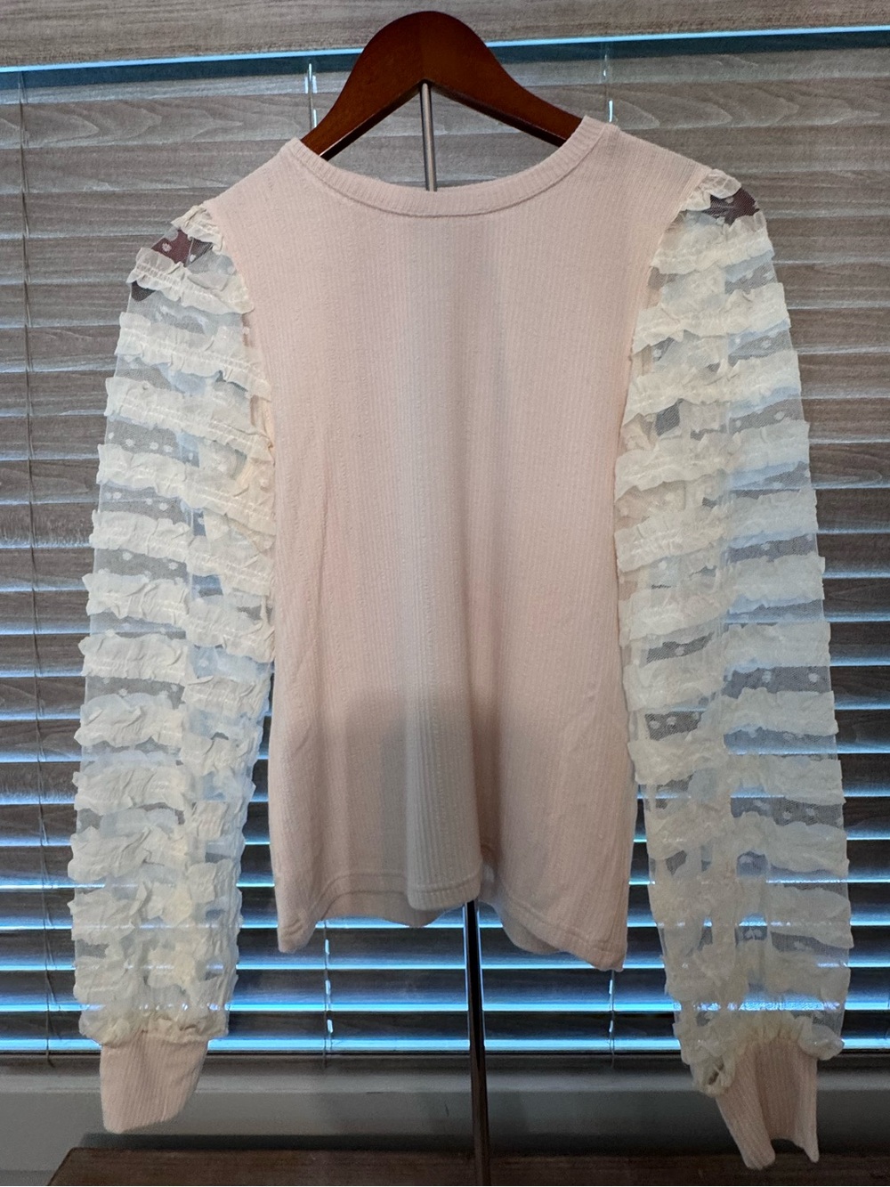 Chic Cream Blouse with Textured Sleeves